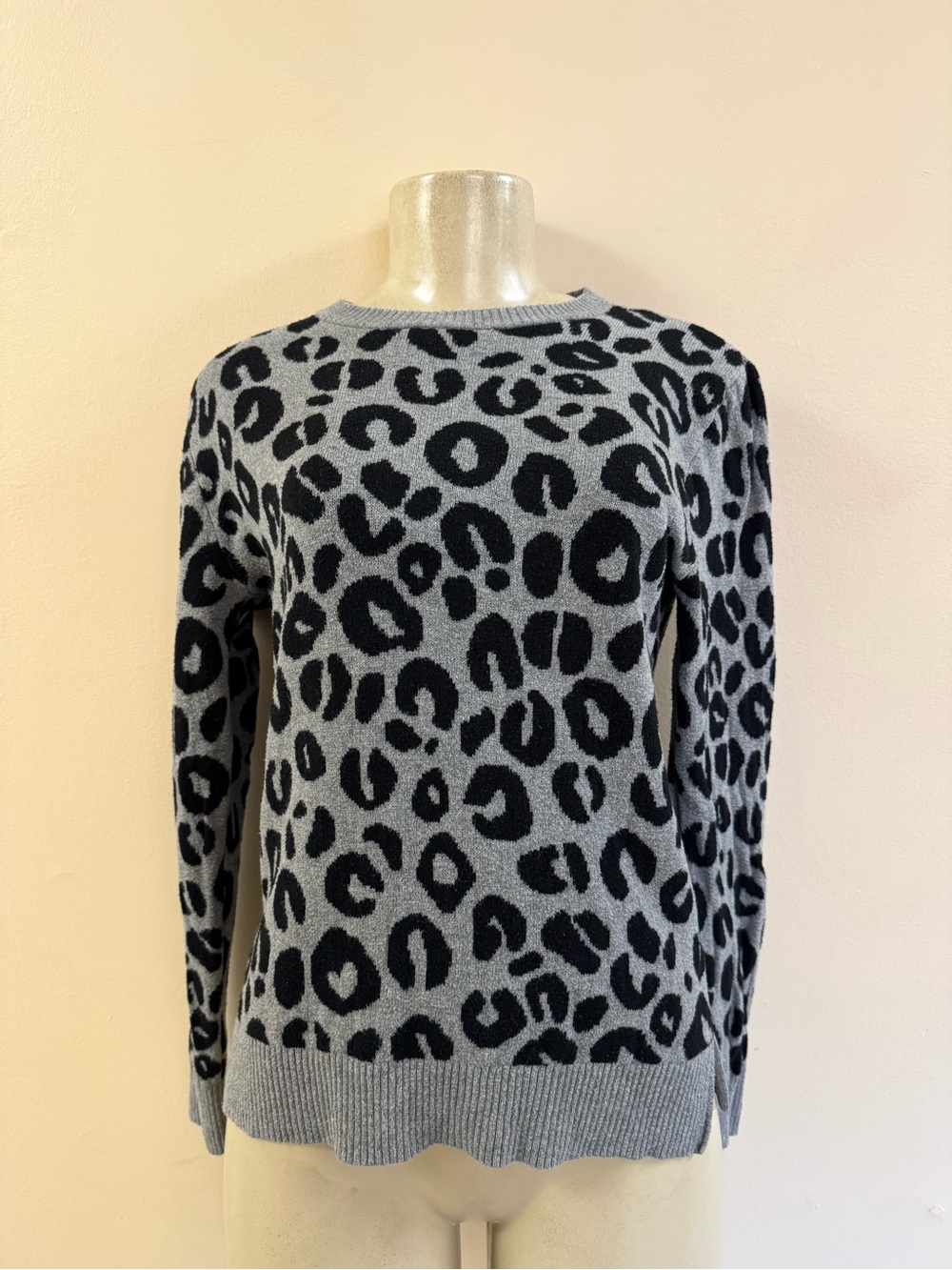 Women's A New Day Grey and Black Leopard Print Sweater Size S EUC